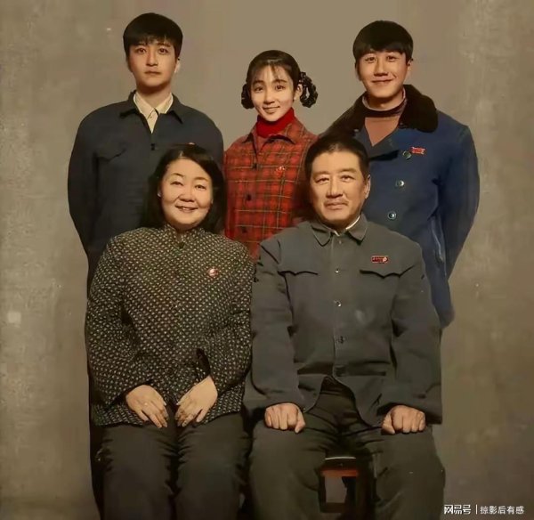 长宏网配资 再读《人世间》原著：周楠的死，彻底暴露出周家人“伪善”的一面